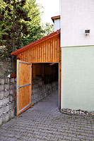 Гостиница Райски, Закрытый гараж для мотоцыклов, фото: Lubor Mrázek