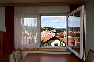 Penzion Rajský - bungalow, výhled z okna, foto: Lubor Mrázek